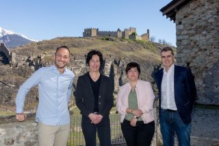 Les nouvelles coordinatrices cantonales Annette Weidmann et Delphine Maret Brülhart, entourées de Mathias Reynard et Jérôme Favez (à droite).